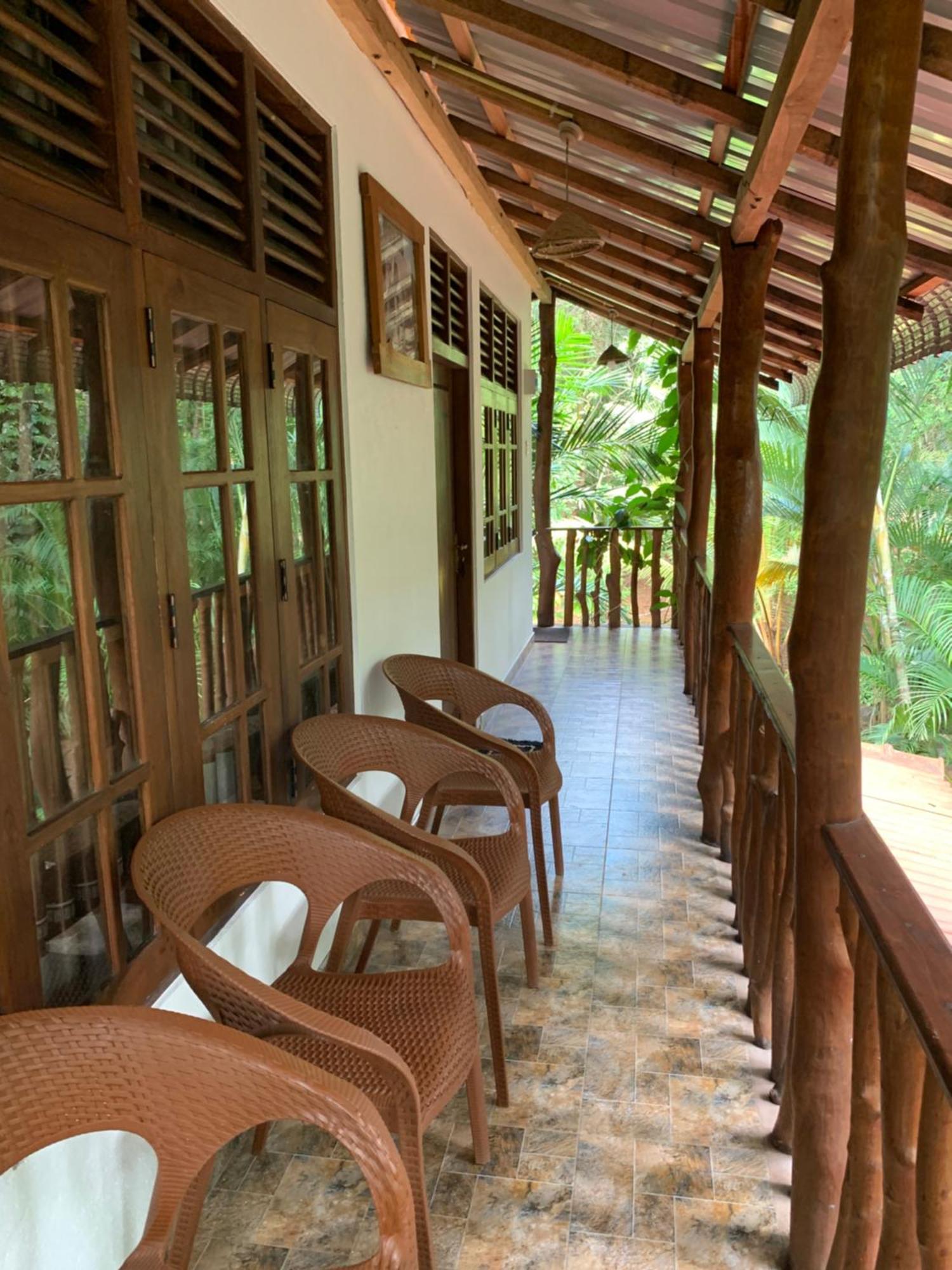 Walawa Blue Sapphire Hotel Udawalawe Exterior photo