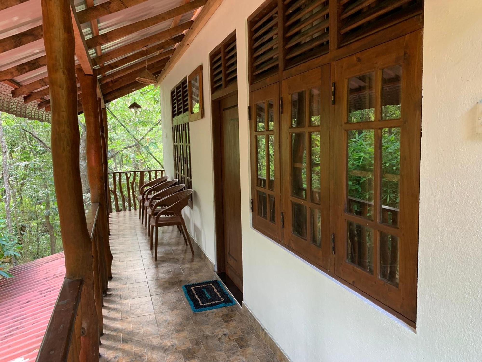 Walawa Blue Sapphire Hotel Udawalawe Exterior photo