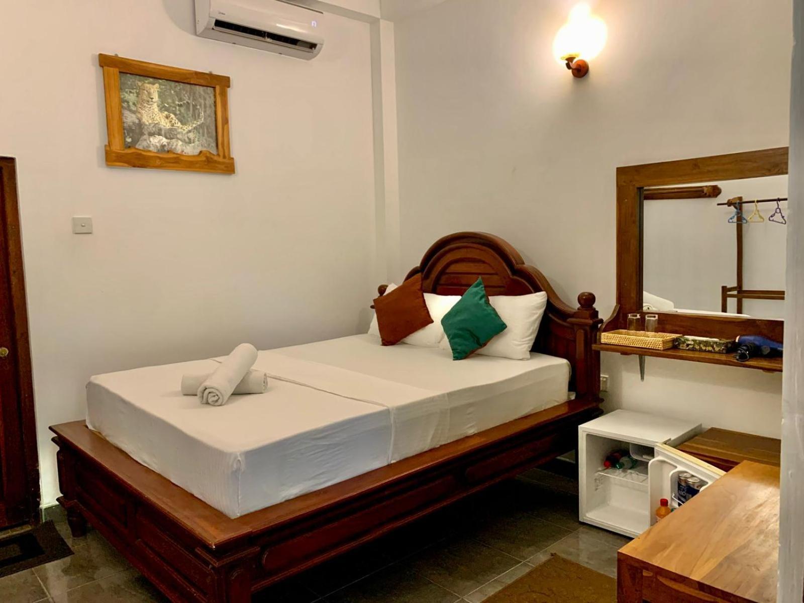 Walawa Blue Sapphire Hotel Udawalawe Exterior photo